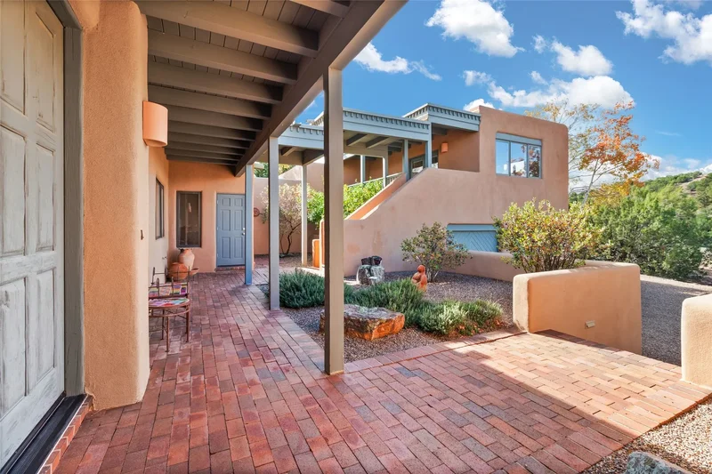 93 Avenida De Las Casas , Santa Fe, NM 87506, Santa Fe, New Mexico, United States. - Photo 55
