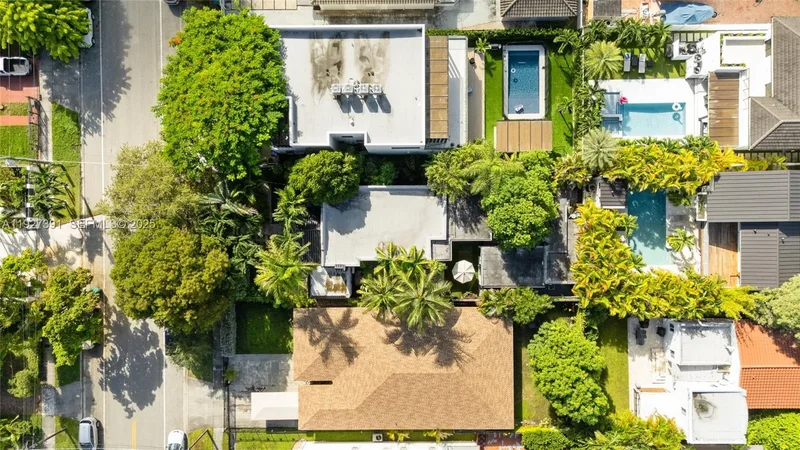 452 SW 21st Rd, Miami, Florida, United States. - Photo 22