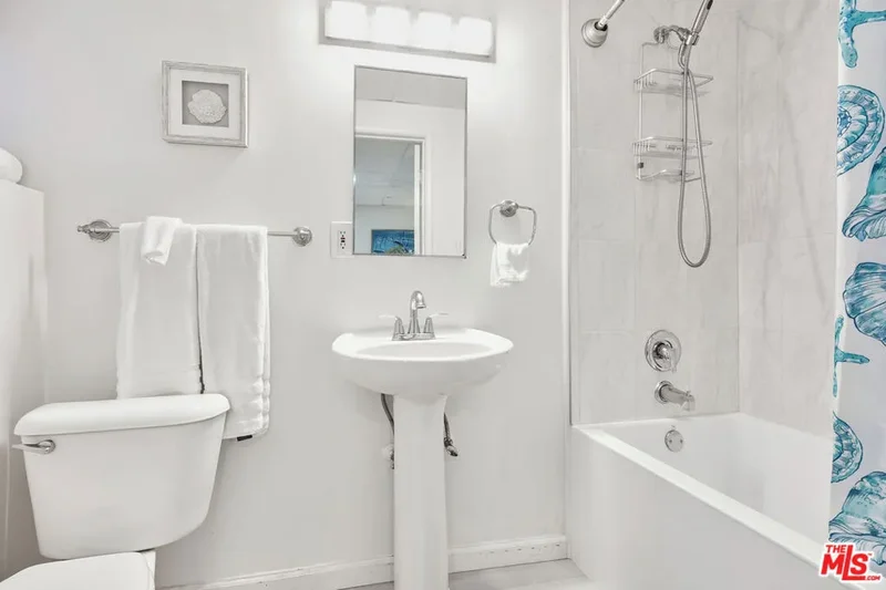 51 Sunset Avenue, Los Angeles, California, United States. - Photo 33