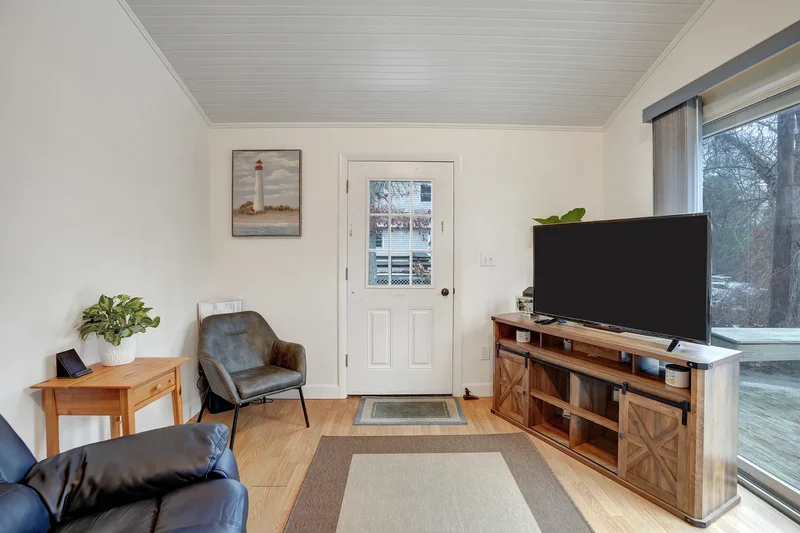 22 Oklahoma Avenue, Vineyard Haven, MA 02568, Oak Bluffs, Massachusetts, United States. - Photo 17