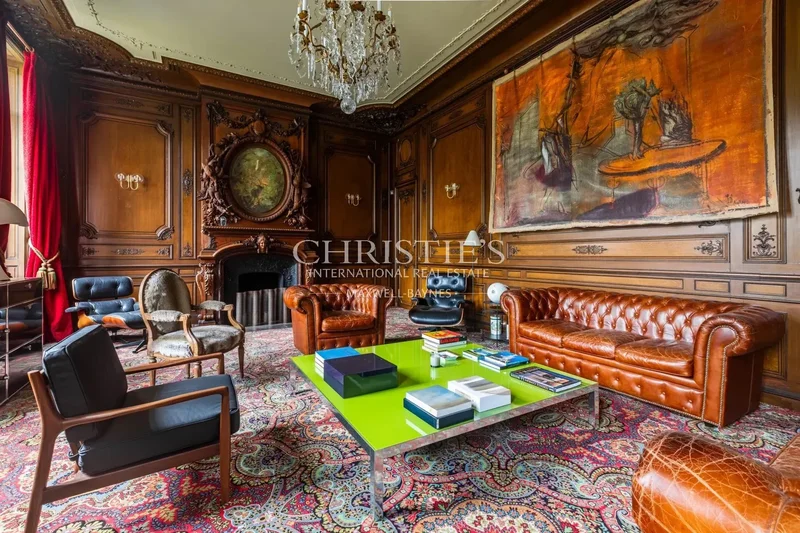 Public garden - exceptional property - prestigious address