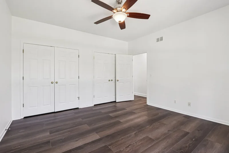 6605 Oakwood Manor Drive, Crystal Lake, Illinois, United States. - Photo 10
