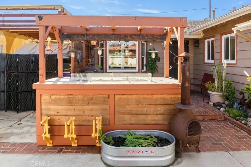 2425 Heather Avenue, Signal Hill, California, United States. - Photo 7