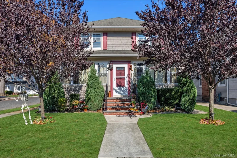 127 Smith Street, Lynbrook, New York, United States. - Photo 17