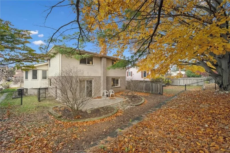 131 Woodbend Crescent, Waterloo, Ontario, Canada. - Photo 13