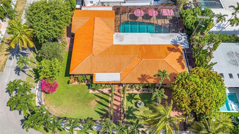110 W Shore Dr W, Miami, Florida, United States. - Photo 37
