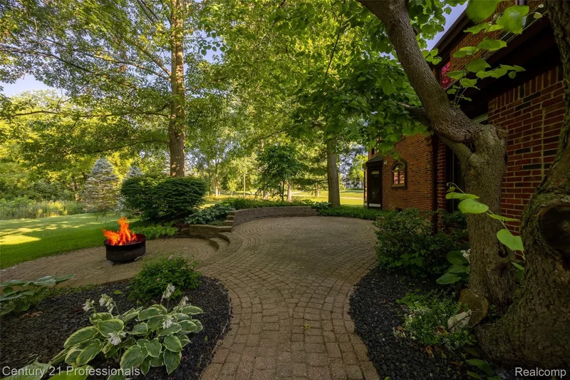 1180 Knob Creek Drive, Rochester, MI 48306, Rochester, Michigan, United States. - Photo 35