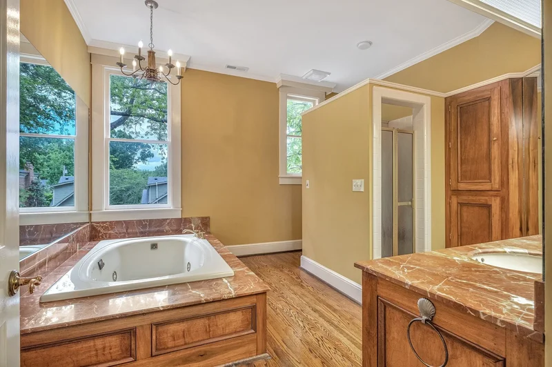 908 W Main St , Franklin, TN 37064, Franklin, Tennessee, United States. - Photo 8