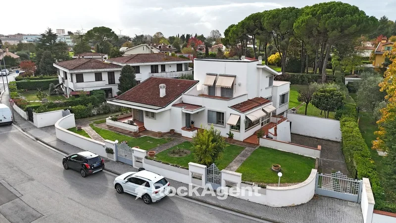 Pontedera house villa
