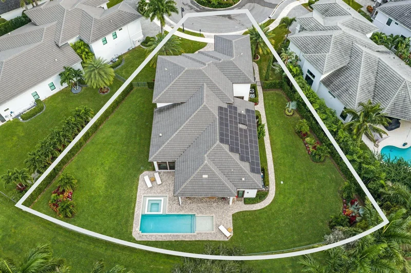 Single Family Residence in Boca Raton