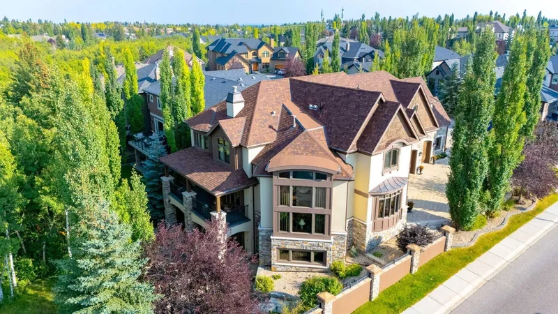 4 Aspen Ridge Bay Sw