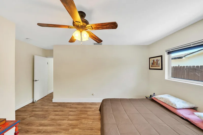 1870 NE 197th Ter, North Miami Beach, Florida, United States. - Photo 13