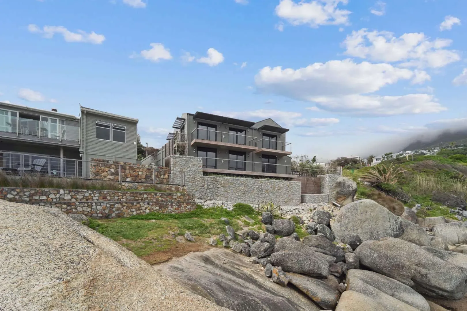 Exterior photo 4