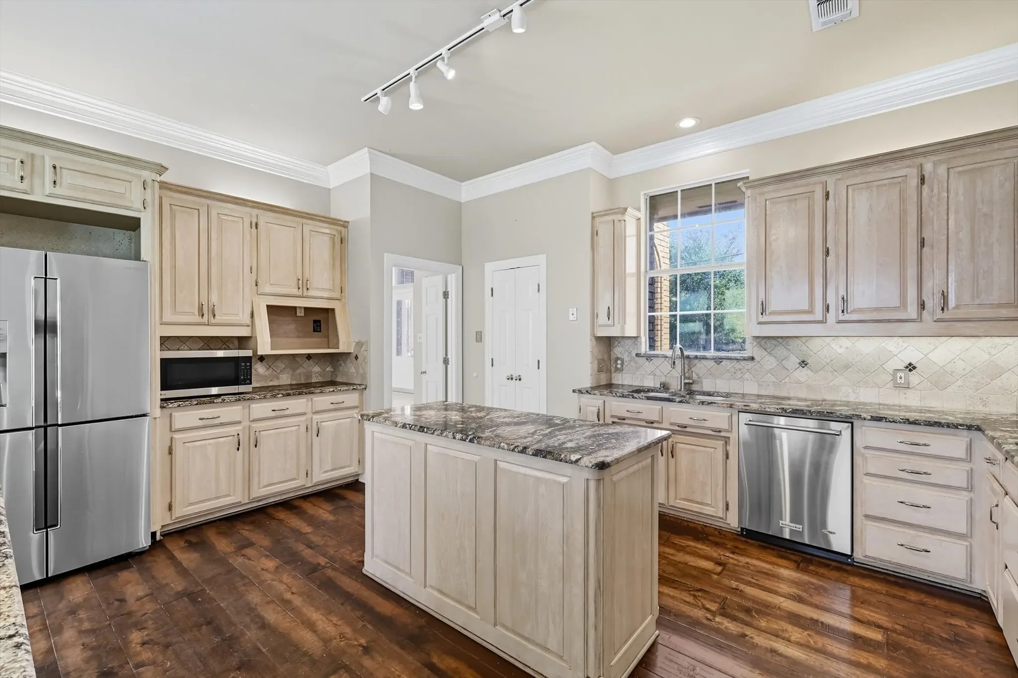 143 Lakeview Drive , Aledo, TX 76008, Aledo, Texas, United States. - Photo 19