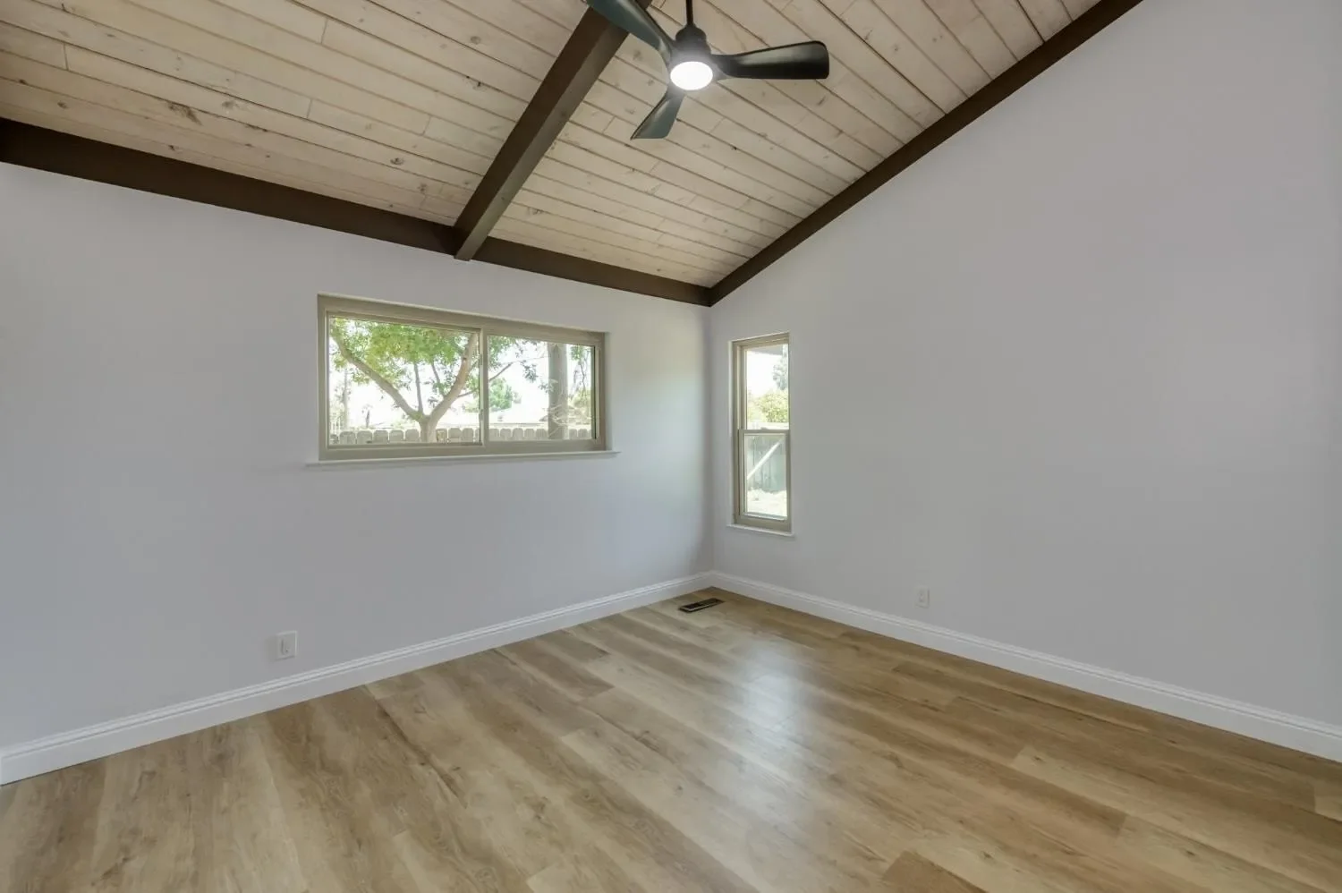 1904 Fairway Avenue S, Fresno, CA 93727, Fresno, California, United States. - Photo 25