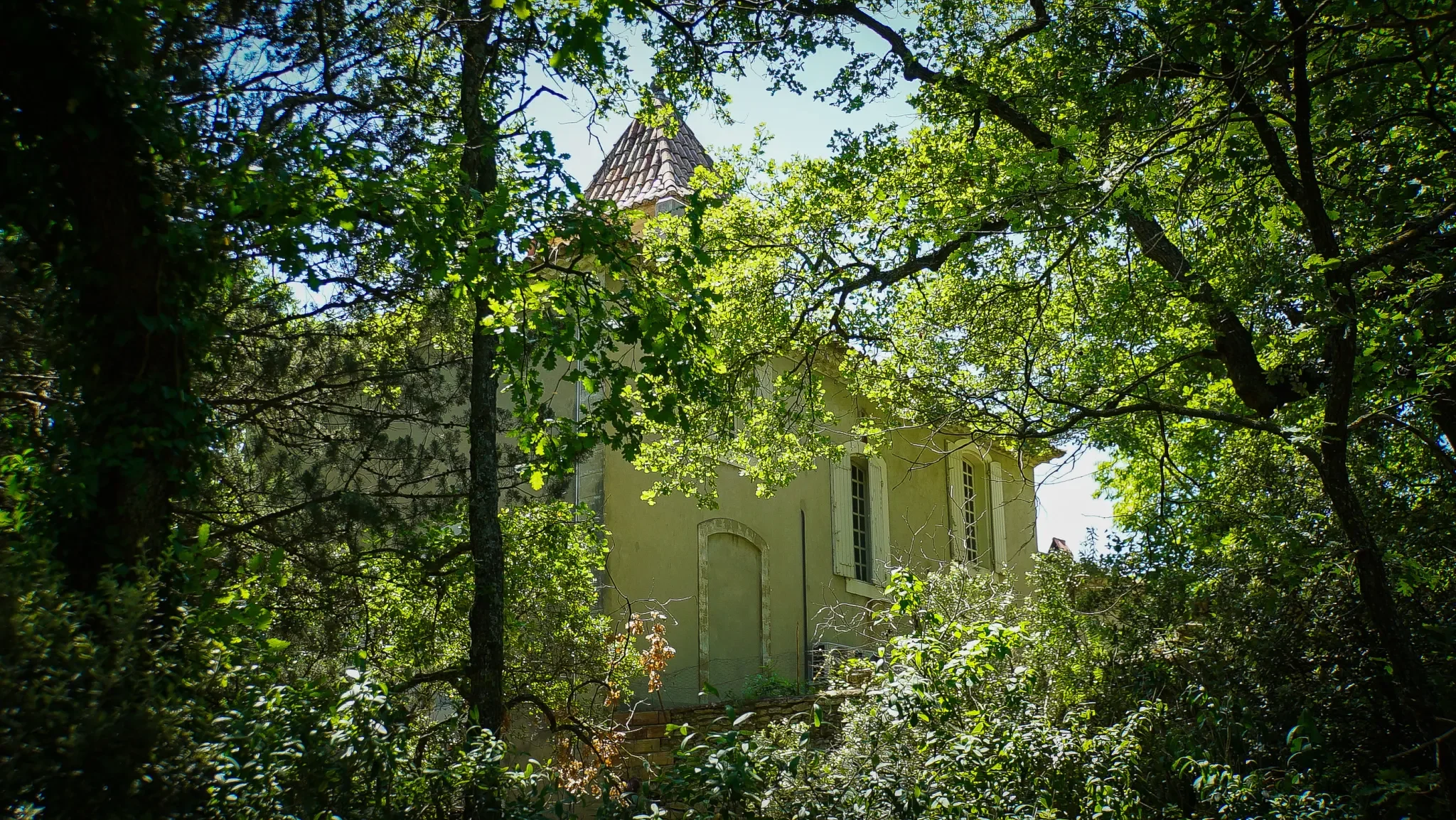 Exterior photo 6