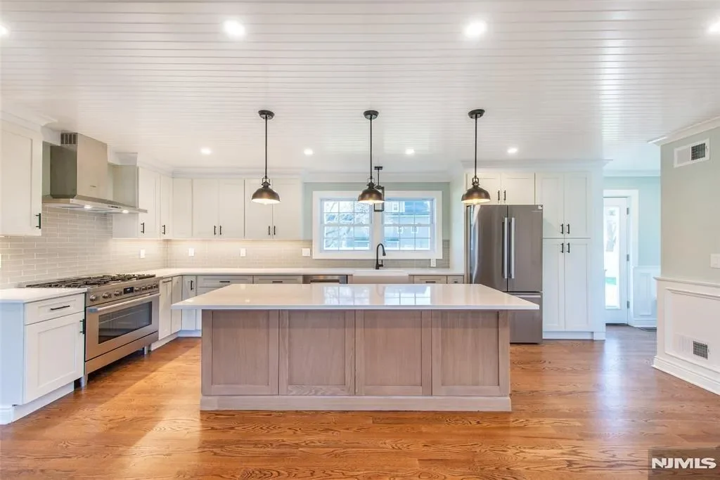 44 4th Avenue, Roseland, NJ 07068, Roseland, New Jersey, United States. - Photo 16