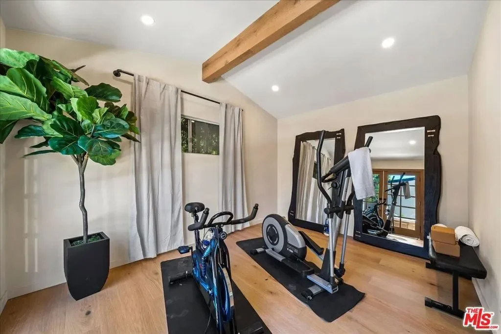 14537 Hesby Street, Los Angeles, California, United States. - Photo 7
