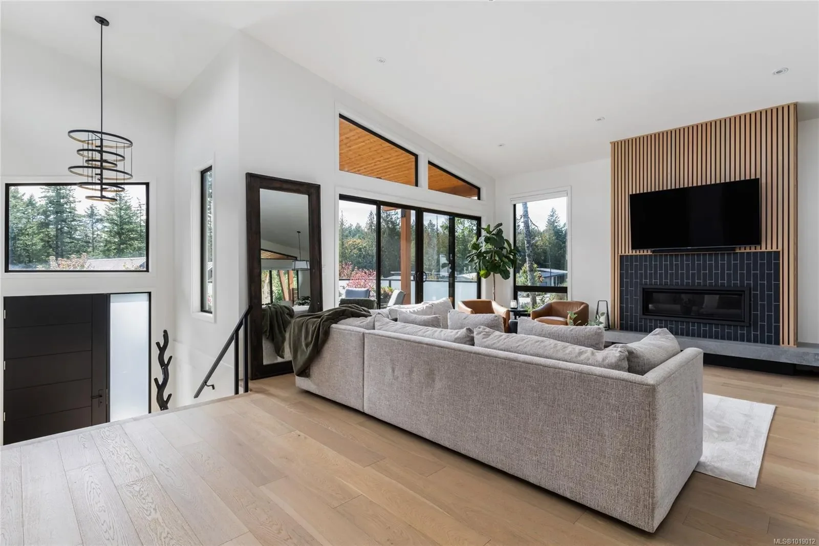 640 Medalist Ave, Colwood, British Columbia, Canada. - Photo 30