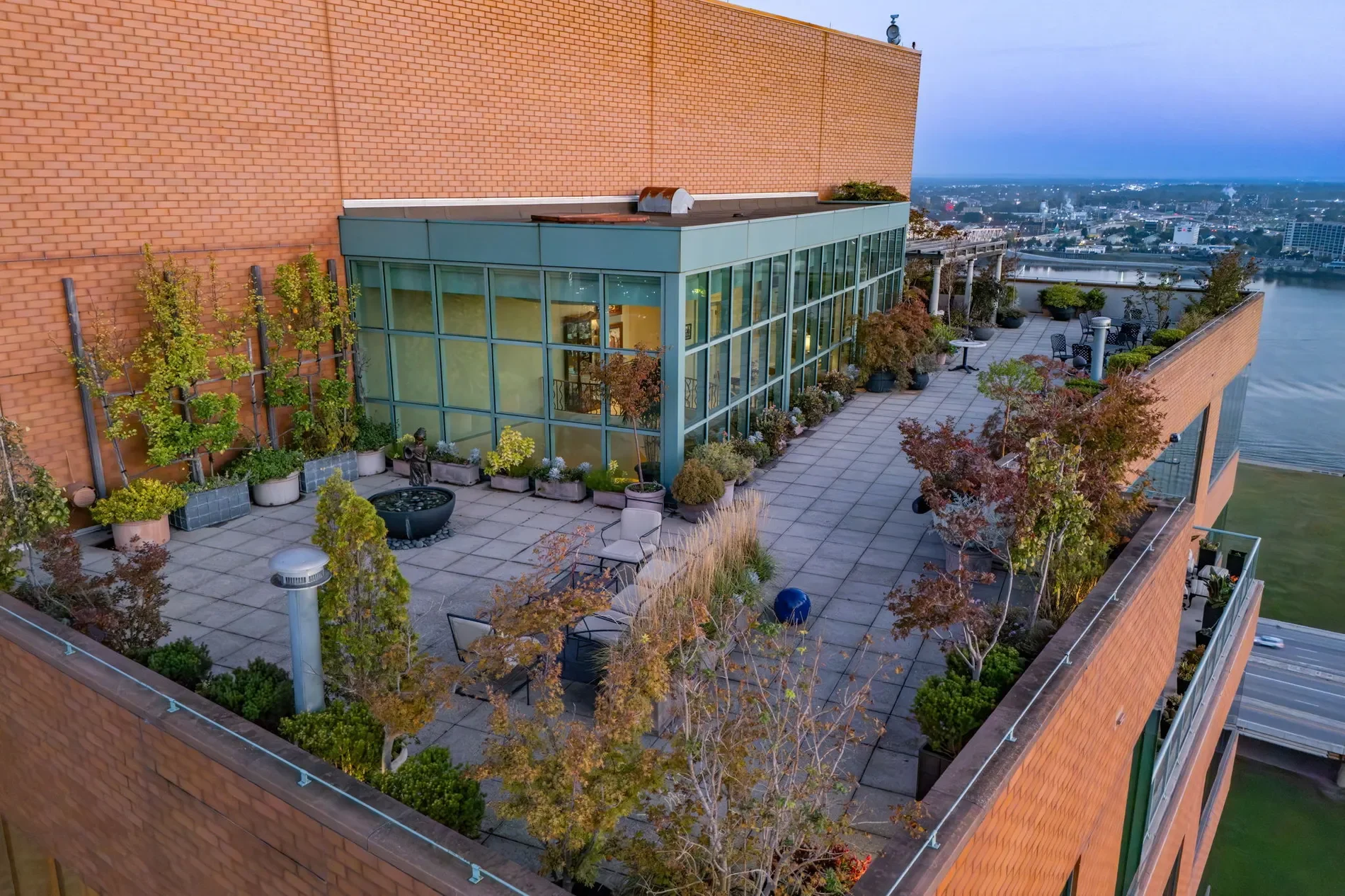 222 East Witherspoon Street #2200, Louisville, KY 40202, Watterson Park, Kentucky, United States. - Photo 43