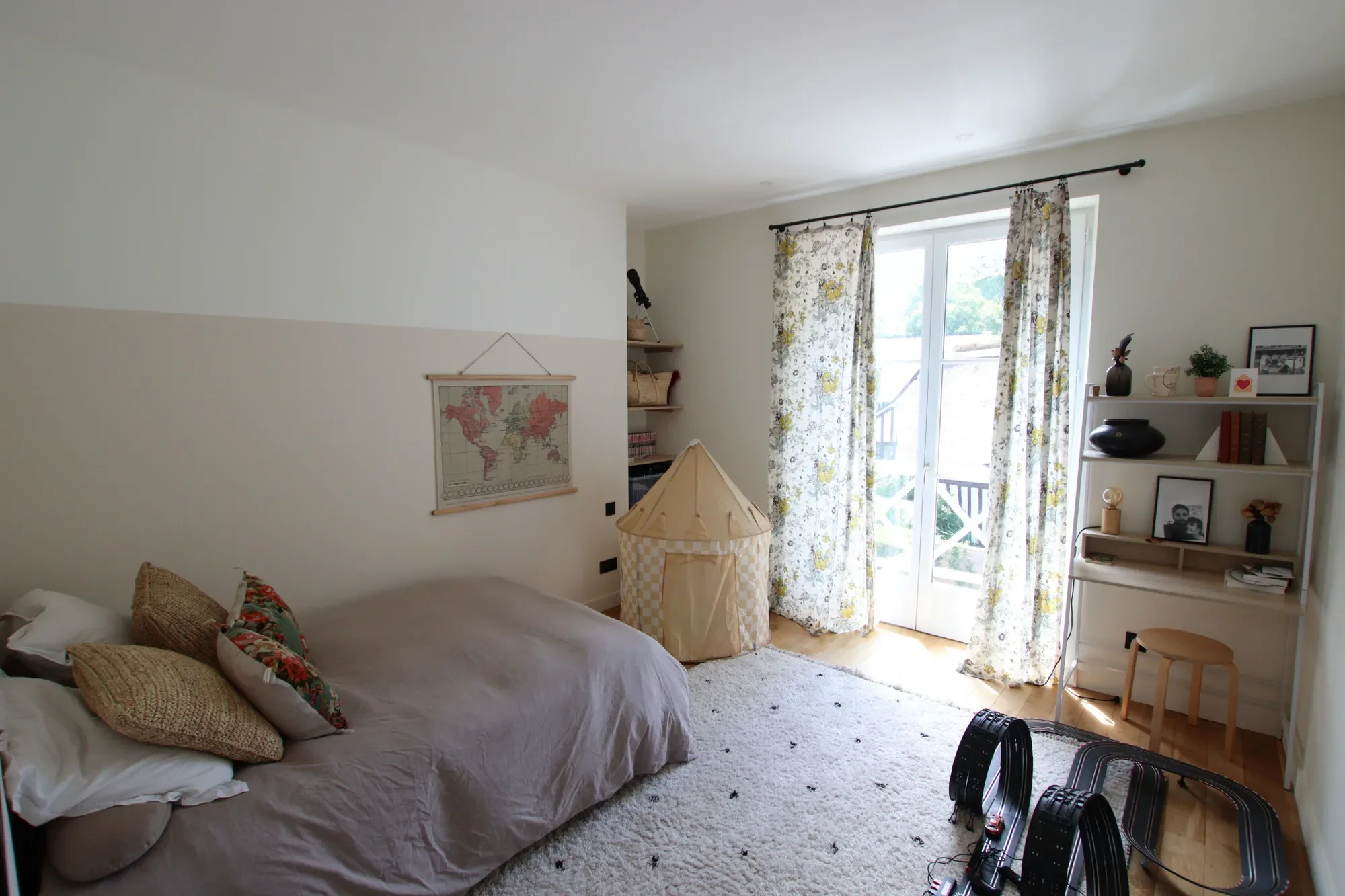 Veules-les-Roses, Normandy, France. - Photo 13