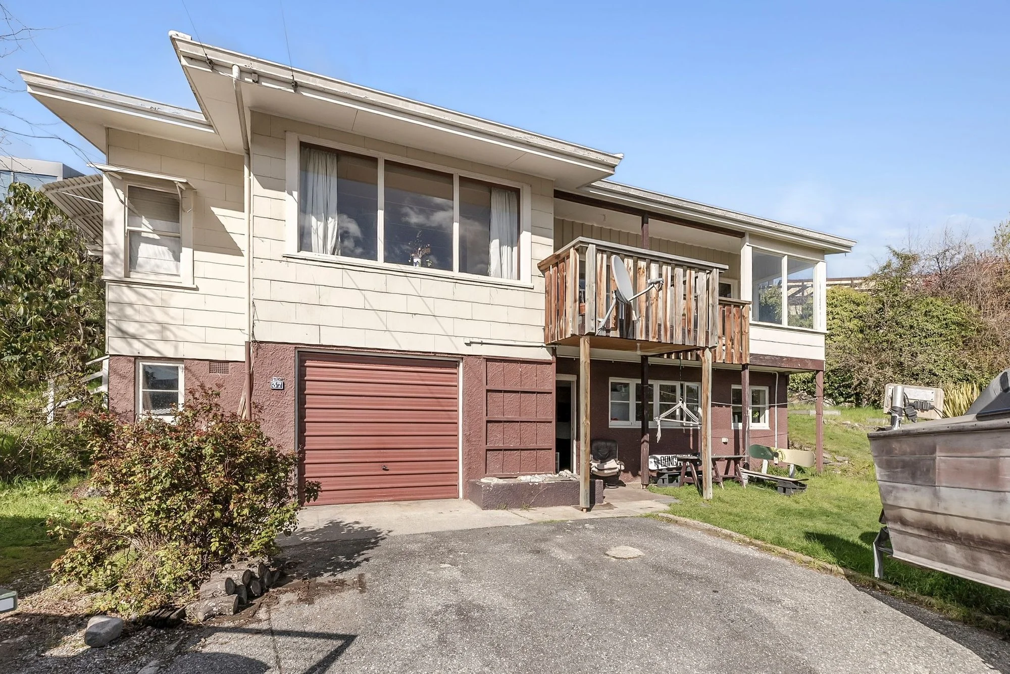 Exterior photo 4