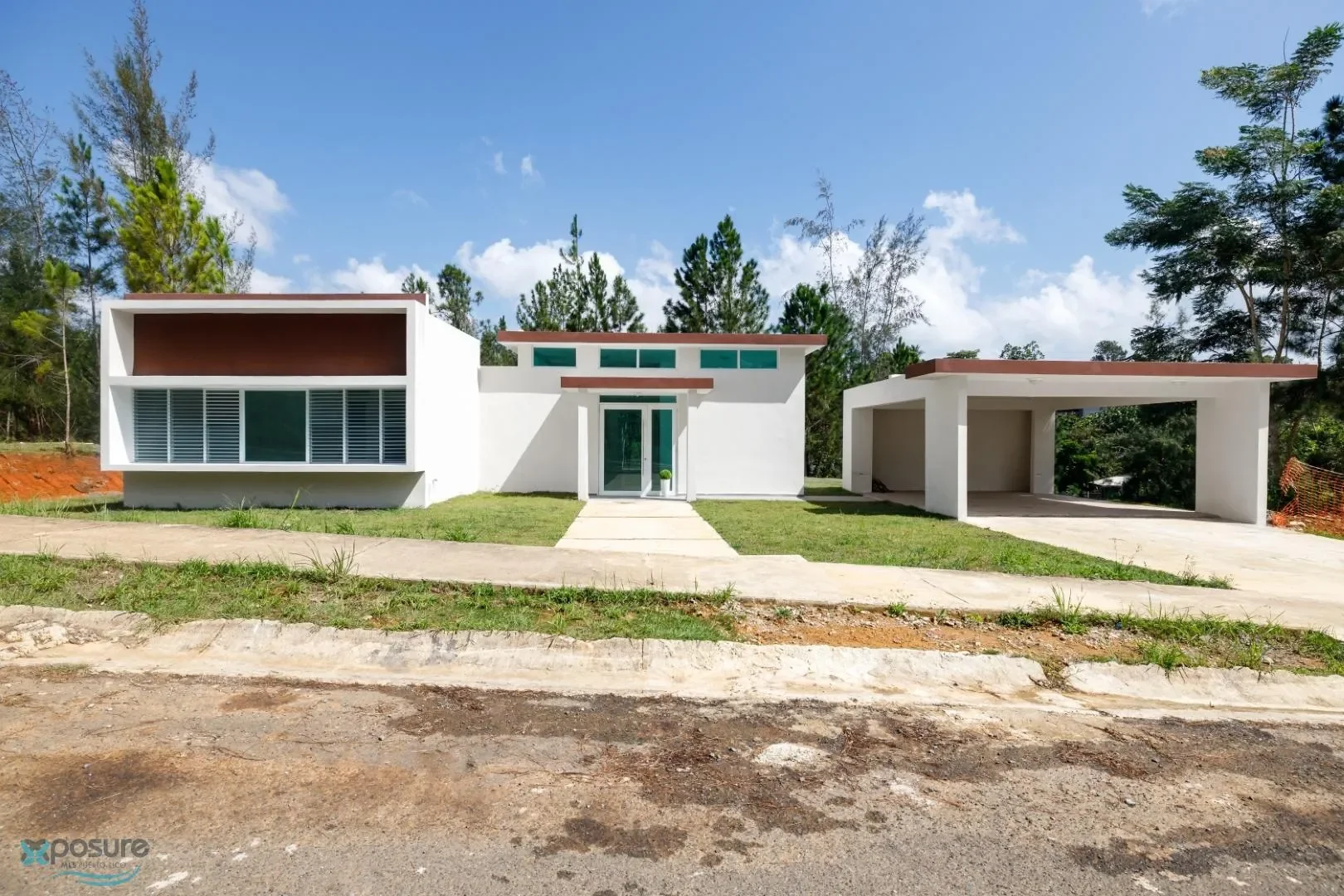 Exterior photo 2