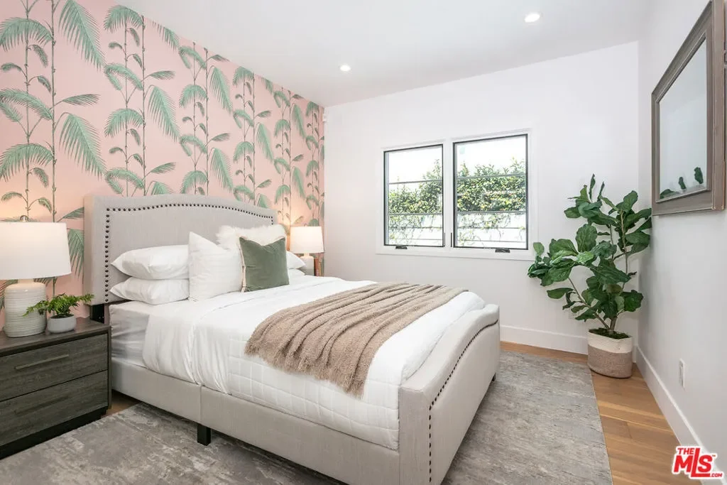 732 N Cherokee Avenue, Los Angeles, California, United States. - Photo 3