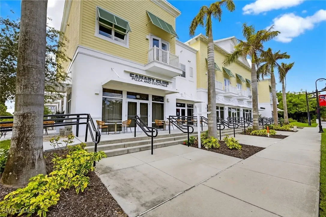 Single Family Residence in Bonita Springs