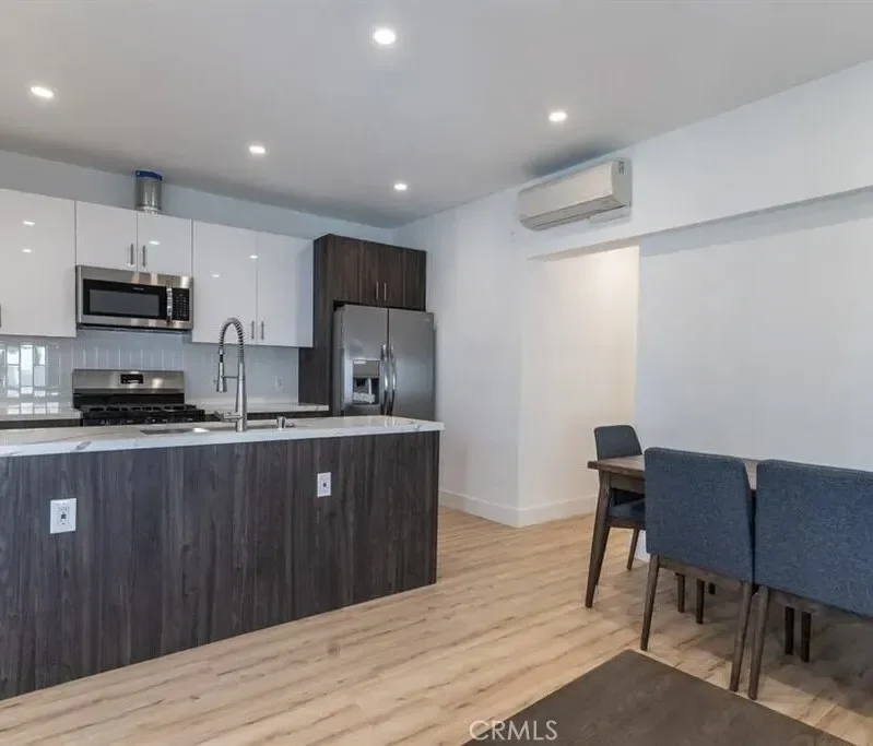 1213 W 24th Street, Los Angeles, California, United States. - Photo 1