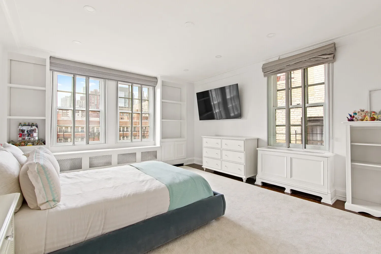 333 East 68th Street                                         #PHC, New York, New York, United States. - Photo 8