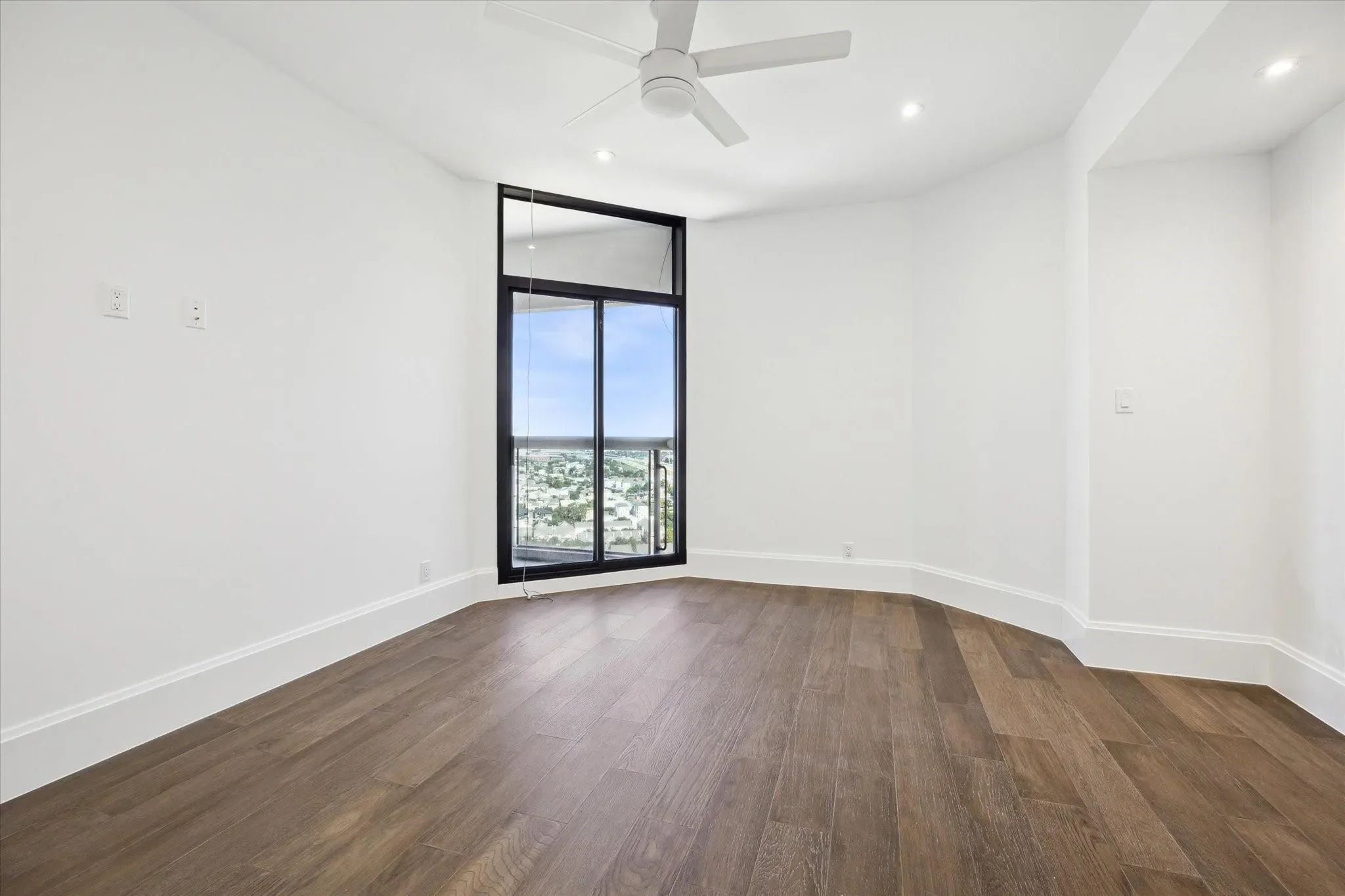 1701 Hermann Drive Drive 27CE, Houston, Texas, United States. - Photo 18