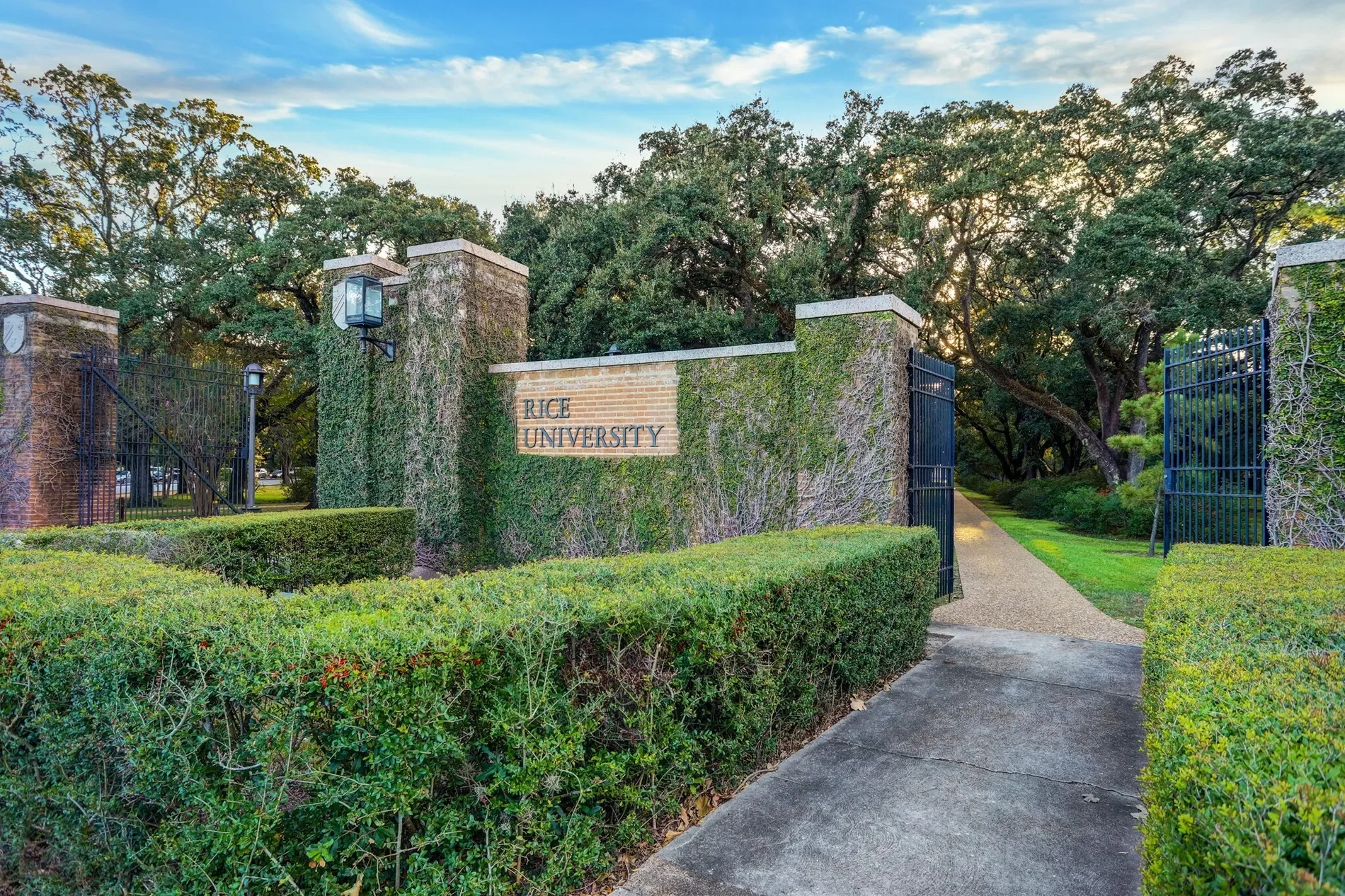 Exterior photo 12