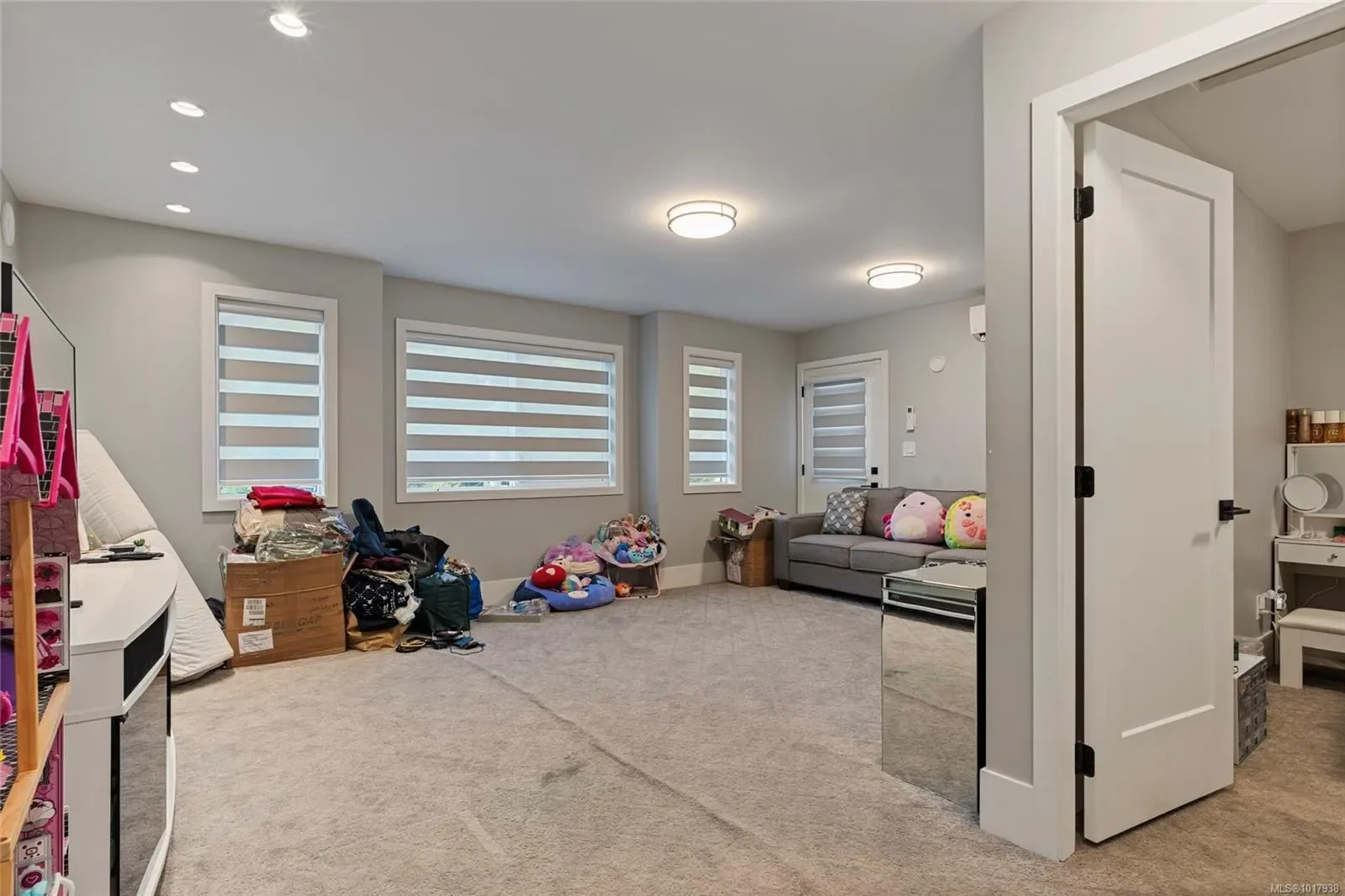 25 Tuzo Crt, View Royal, British Columbia, Canada. - Photo 32