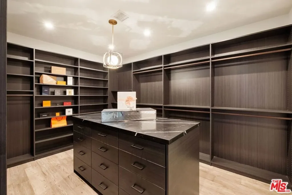 816 N Stanley Avenue, Los Angeles, California, United States. - Photo 9