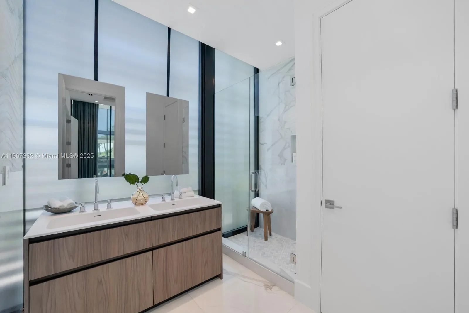 7845 Atlantic Way, Miami Beach, Florida, United States. - Photo 30