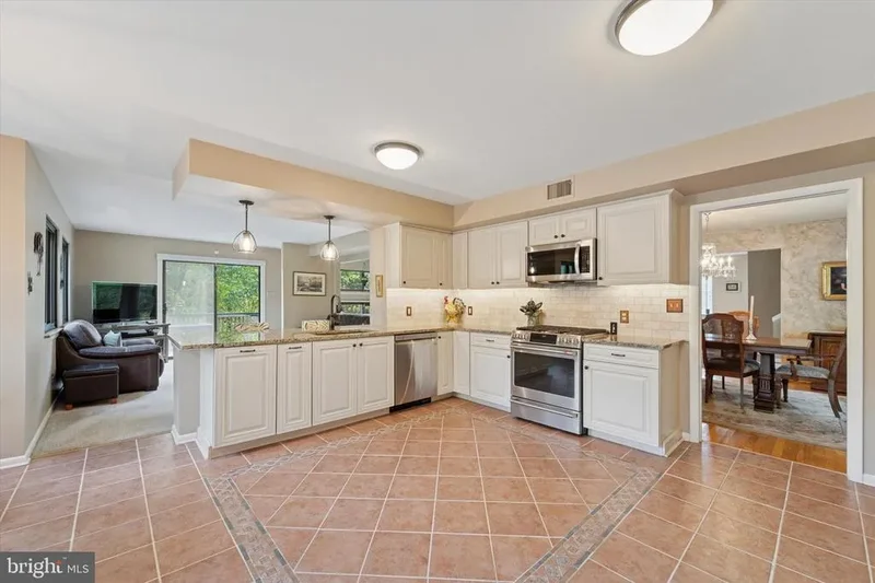 857 HAMILTON DR DRIVE, LAFAYETTE HILL, PA 19444, Lafayette Hill, Pennsylvania, United States. - Photo 6