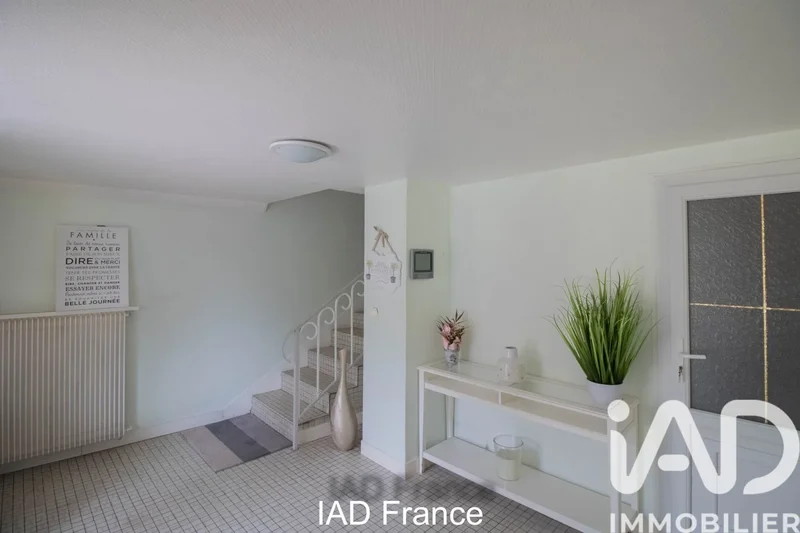 Trappes, Île-de-France, France. - Photo 17