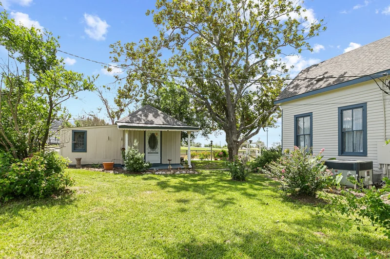 1034 South Tesch St , Bellville, TX 77418, Bellville, Texas, United States. - Photo 18