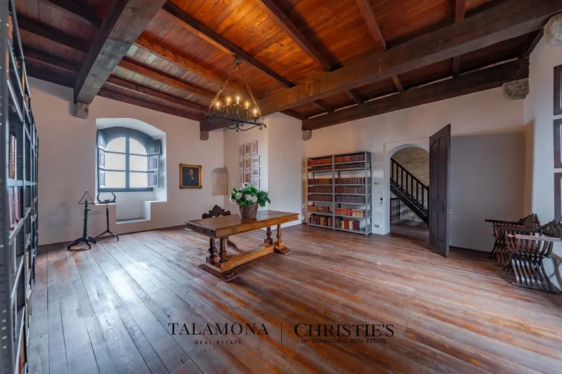 Montalto Dora, Italy. - Photo 72
