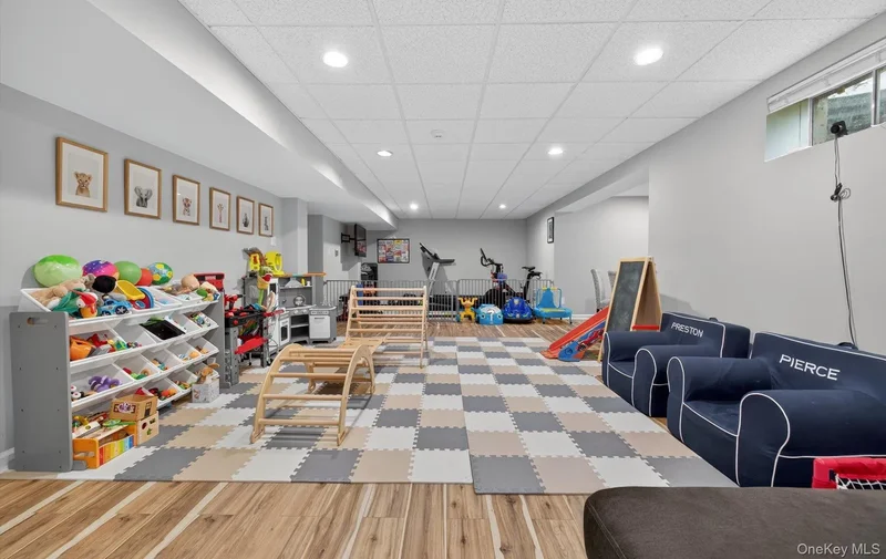 5 Bedrooms Single Family Detached
