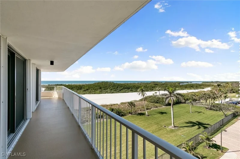 320 Seaview Court 512, Marco Island, Florida, United States. - Photo 3