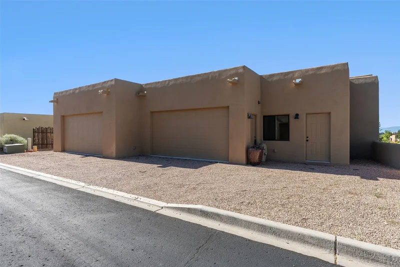 32 Calle Lemita , Santa Fe, NM 87507, Santa Fe, New Mexico, United States. - Photo 44