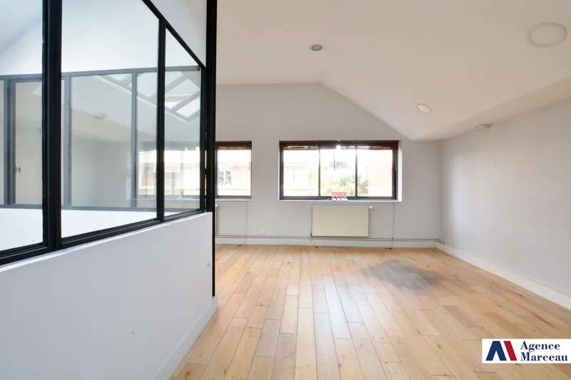 La Garenne-Colombes, Île-de-France, France. - Photo 15