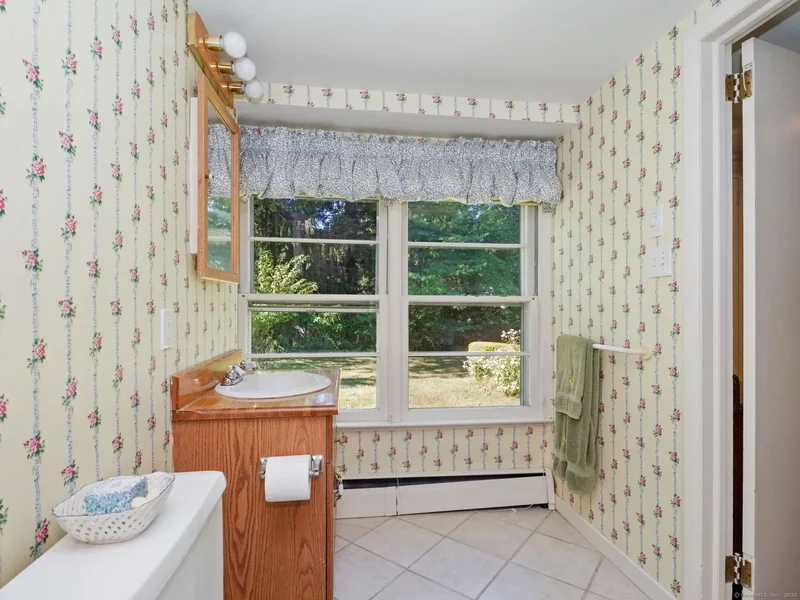 9 Flicker Lane, Norwalk, Connecticut, United States. - Photo 19