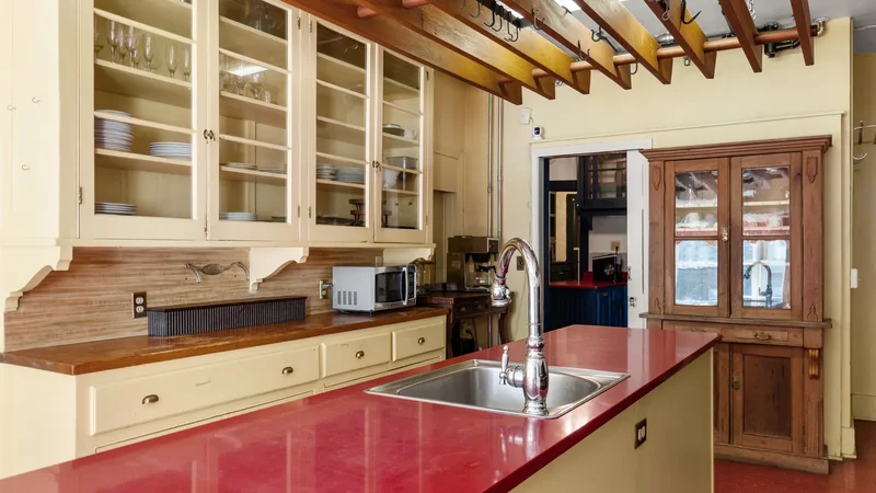 7 Hubbard St, Lenox, MA 01240, Lenox, Massachusetts, United States. - Photo 17