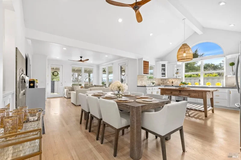 Single Family Residence in St. Helena