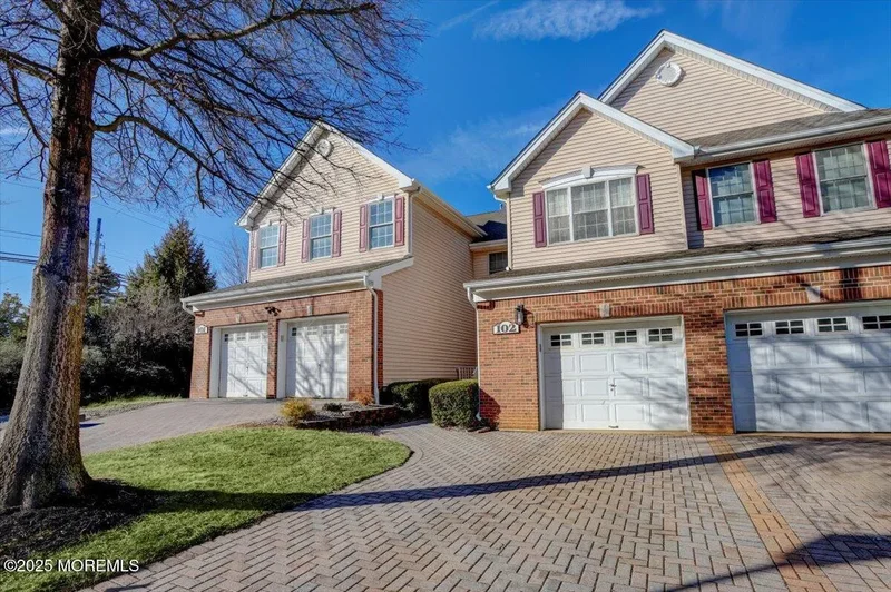102 Whitlock Court, Manalapan, NJ 07726, Manalapan Township, New Jersey, United States. - Photo 21