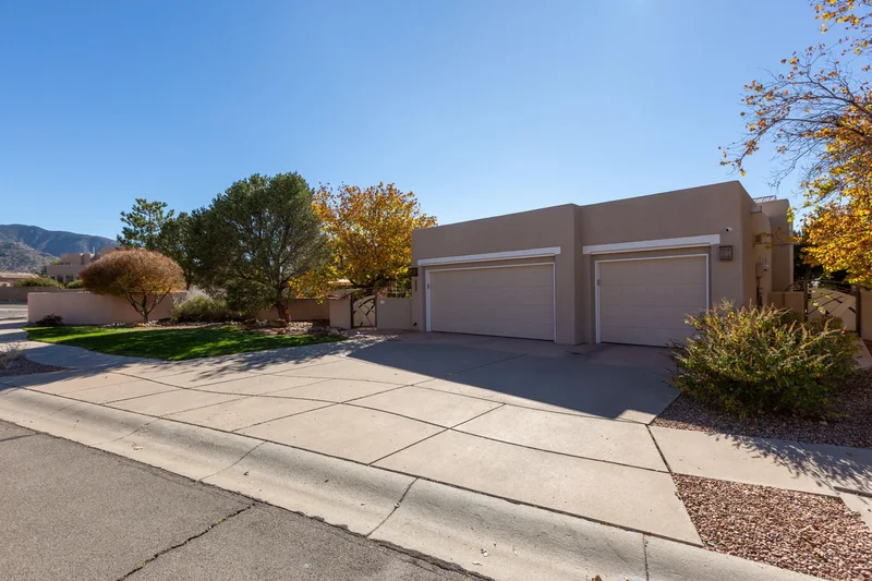 6505 Alpine Trail Street NE, Albuquerque, NM 87111, Albuquerque, New Mexico, United States. - Photo 54