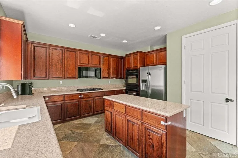 10927 Deer Valley Road, Yucaipa, CA 92399, Yucaipa, California, United States. - Photo 16